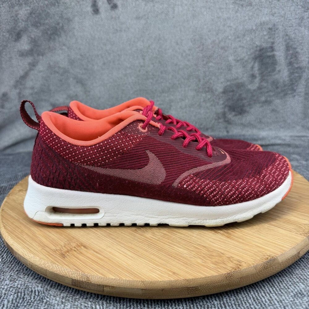 Nike Air Max Thea Shoes Womens Size 7 Red Chevron Running Sneakers 654170-600